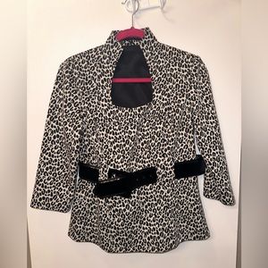 Donna Design jacket/top. Size 6. Leopard print.